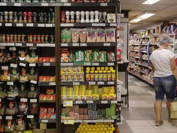 Os dados incluem todos os canais, os supermercados de bairro, os supermercados tradicionais, os minimercados, os chamados atacarejo