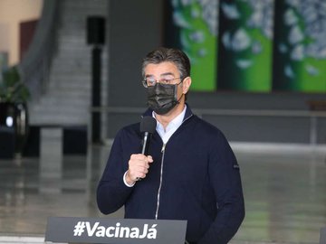 Rodrigo Garcia durante coletiva de imprensa