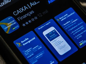 Auxílio emergencial é pago a beneficiários do Bolsa Família com NIS 1