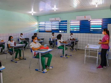 Governo entrega 10 mil tablets para estudantes da rede estadual e lança projeto Aluno Monitor nesta segunda