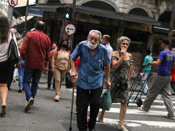 População brasileira chega a 213,3 milhões de pessoas em 2021