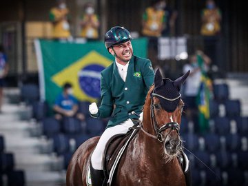 Rodolpho Riskalla é prata no hipismo de adestramento