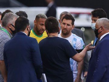 Anvisa paralisa jogo entre Brasil e Argentina; partida é encerrada