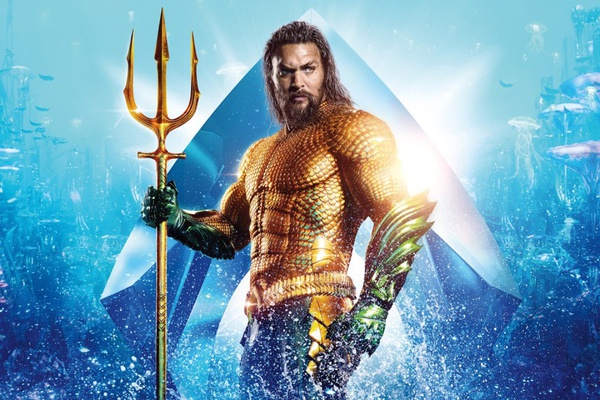 Jason Momoa arranca suspiros com novos looks de Aquaman