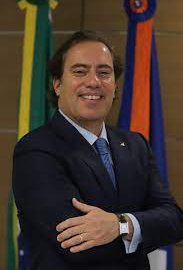 Pedro Guimarães, presidente da Caixa, está com covid-19