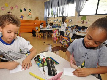 Pelo PNE, Brasil deve zerar taxa de analfabetismo até 2024