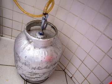 Projeto propõe bancar metade do preço do gás de cozinha para famílias de baixa renda