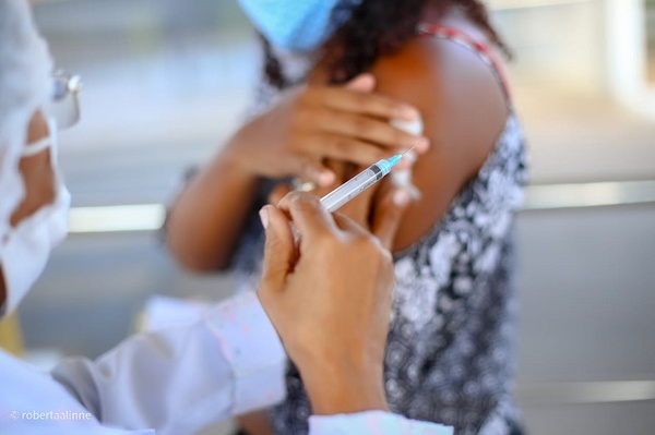 Teresina abre agendamento de 1ª dose da vacina para jovens de 18 anos