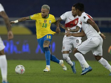 Tite deve repetir time que iniciou jogo interrompido contra Argentina