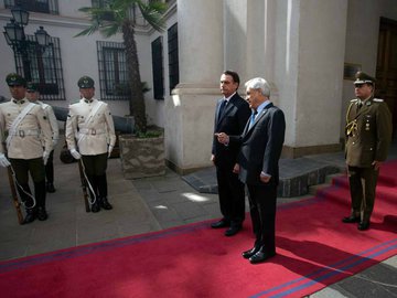 Bolsonaro desiste de ir à cúpula de países da América do Sul e escala Mourão para representá-lo