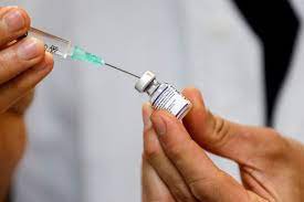 Israel diz que 4ª dose da vacina contra Covid eleva drasticamente resistência a doenças graves para +60