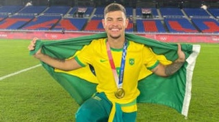 Lyon aceita proposta do Newcastle por Bruno Guimarães por R$ 245 milhões