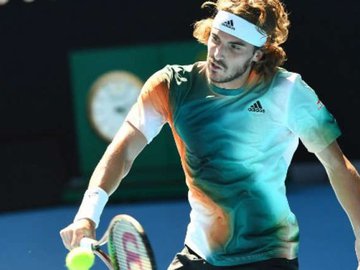 Tsitsipas vai às oitavas no Australian Open