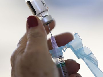 Vacina não causou parada cardíaca em criança de 10 anos, diz Governo de SP
