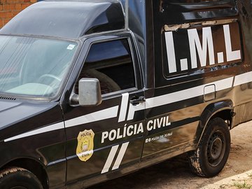 Homem é morto a tiros em frente a residência na Avenida Zequinha Freire