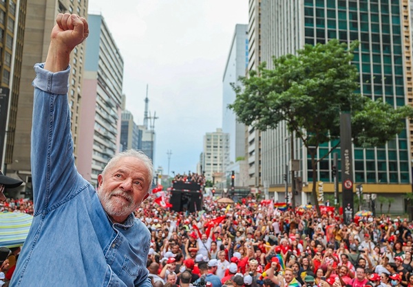 Lula bate seu próprio recorde e é o presidente mais bem votado da história