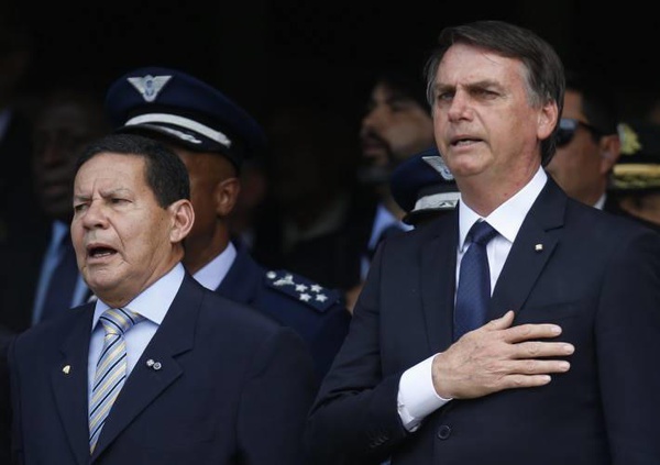 O presidente Jair Bolsonaro (PL) foi derrotado nas Eleições 2022, mas o vice-presidente de seu mandato, Hamilton Mourão, foi eleito senador pelo Rio Grande do Sul.