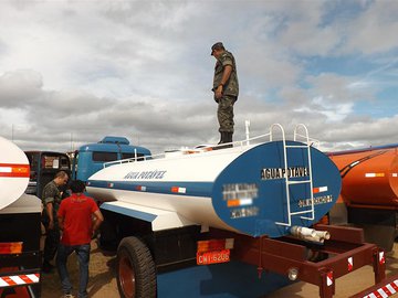 Corte de recursos compromete operação carro-pipa em seis cidades do Piauí