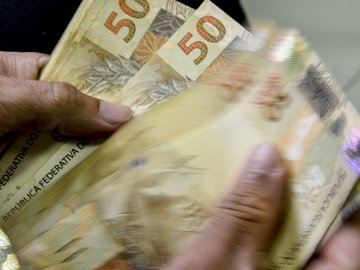 Inscritos no CadÚnico recebem Auxílio Gás