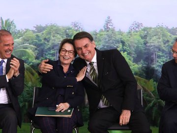 Centrão pressiona Bolsonaro e tenta emplacar Tereza Cristina como vice