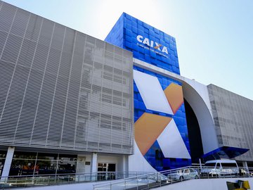 Servidores públicos com inscrição final 4 também recebem hoje