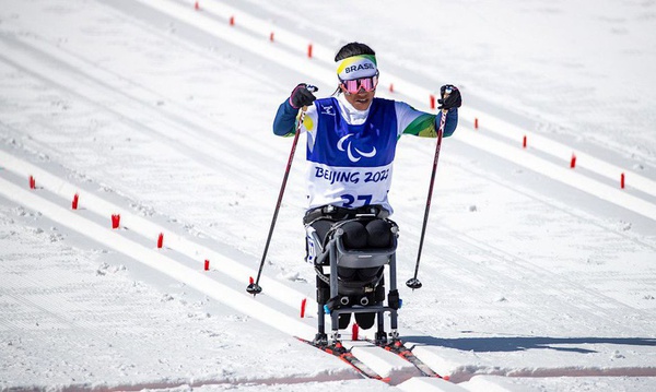 Aline Rocha terminou disputa no esqui cross-country em 7º lugar