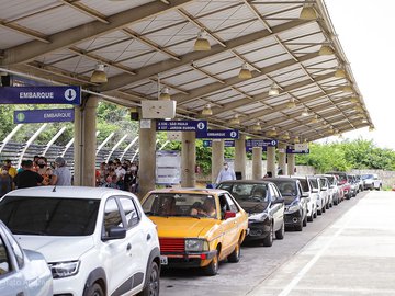 Drives funcionam neste sábado para aplicação de 1ª, 2ª e dose de reforço em Teresina