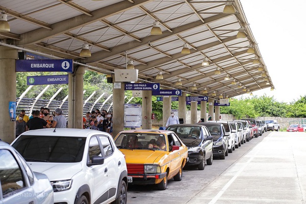 Drives funcionam neste sábado para aplicação de 1ª, 2ª e dose de reforço em Teresina