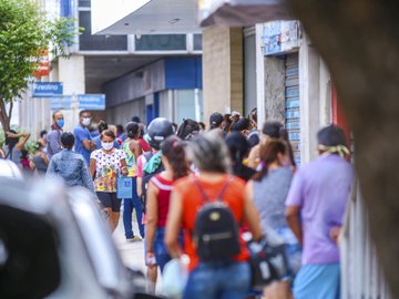 Governo publica decreto que libera uso de máscara em locais abertos e semiabertos no Piauí