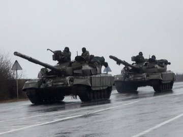 Polônia entregou tanques à Ucrânia, diz primeiro-ministro polonês