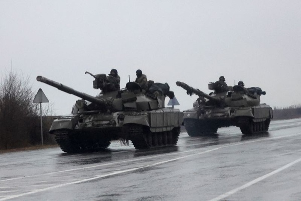 Polônia entregou tanques à Ucrânia, diz primeiro-ministro polonês
