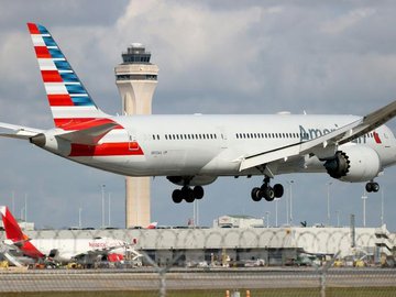 Venda de passagens aéreas sobe nos EUA apesar de mais caras