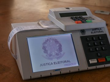 Sistema e urna são bons, mas temos sugestões, diz nome de Bolsonaro para auditar eleição