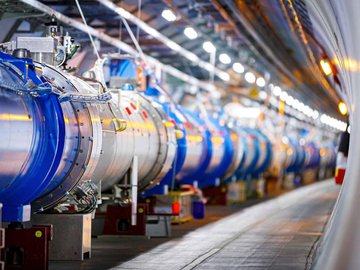 Máquina por trás da 'partícula de Deus' está em busca de matéria escura