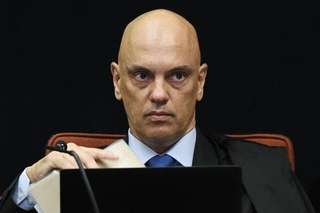 Moraes determina que bolsonaristas apaguem fake news que liga PT ao PCC