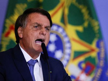 Presidente Jair Bolsonaro discursa durante cerimônia no Palácio do Planalto