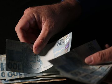 Estão sendo depositados R$ 6 bilhões a 4,46 milhões de contribuintes