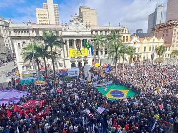 Este 11 de agosto descortina uma nova oportunidade para a democracia que não pode ser perdida por equívocos na condução da política, quando se deixou se apartarem as dimensões da questão social