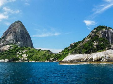 Marinha vai jogar bombas em arquipélago brasileiro com espécies de animais únicas no mundo