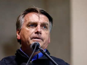 Preços de alimentos continuam em alta e atrapalham a campanha de Bolsonaro entre os mais pobres.