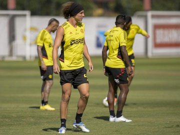 Suspenso, David Luiz é um dos desfalques do Flamengo