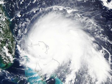 Porque devem as comunidades costeiras temer as marés de tempestade