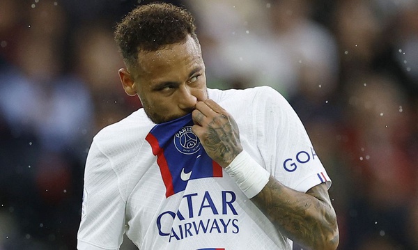 Técnico do PSG elogia desempenho de Neymar no início da temporada