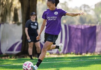 No Orlando Pride, piauiense Adriana vive ânsia de estreia e narra 'dia a dia' com Marta