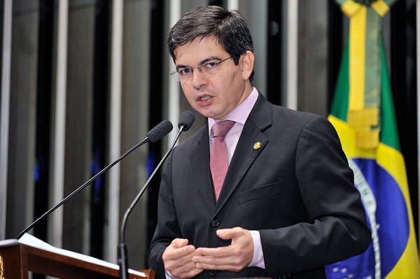 O senador Randolfe Rodrigues