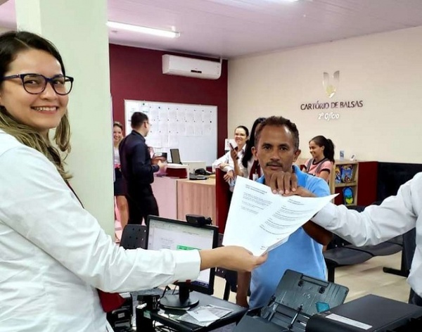 Manoel Gomes registra direitos autorais de Azul Caneta Caneta Azul