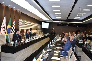 Governo apresenta projeto à Associação Brasileira de Energia Solar