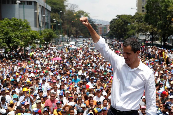 O líder da oposição venezuelana, Juan Guaidó, durante manifestação contra o governo de Nicolás Maduro e para comemorar o primeiro de maio em Caracas