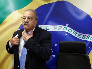 Chico Rodrigues foi flagrado escondendo dinheiro