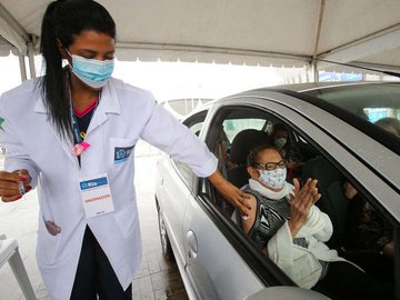 O Rio de Janeiro já aplicou mais de 10 milhões de doses de vacina contra a covid-19